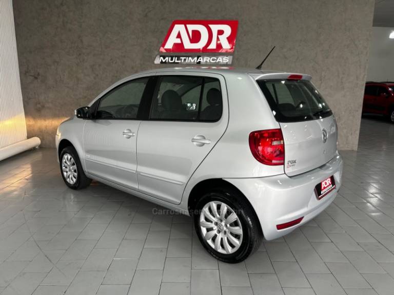 VOLKSWAGEN - FOX - 2013/2014 - Prata - R$ 39.900,00