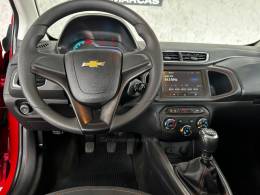 CHEVROLET - ONIX - 2013/2014 - Vermelha - R$ 49.900,00