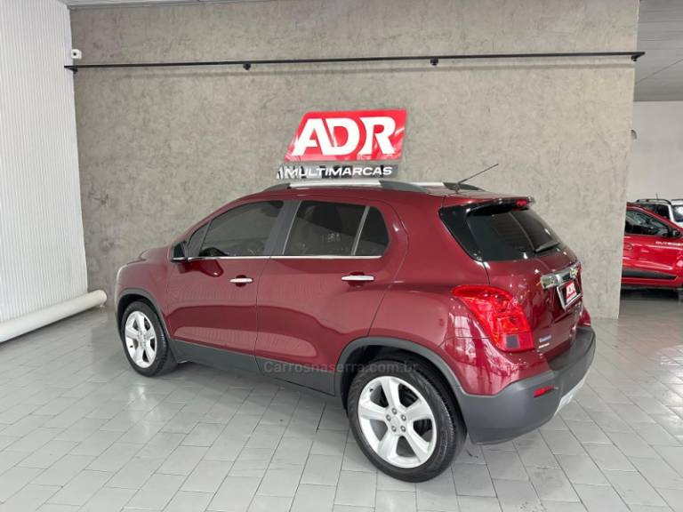 CHEVROLET - TRACKER - 2014/2015 - Vermelha - R$ 74.900,00