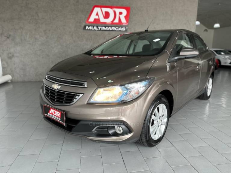 CHEVROLET - PRISMA - 2013/2014 - Cinza - R$ 54.900,00