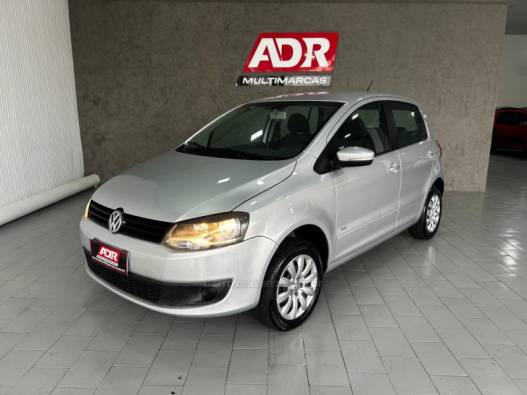 VOLKSWAGEN - FOX - 2013/2014 - Prata - R$ 39.900,00