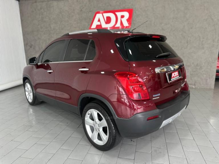 CHEVROLET - TRACKER - 2014/2015 - Vermelha - R$ 74.900,00