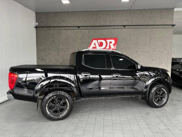 NISSAN - FRONTIER - 2017/2018 - Preta - R$ 145.900,00