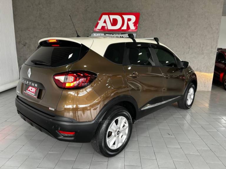 RENAULT - CAPTUR - 2018/2019 - Marrom - R$ 75.900,00