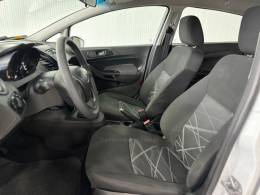 FORD - FIESTA - 2015/2015 - Branca - R$ 43.900,00