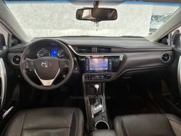 TOYOTA - COROLLA - 2017/2018 - Branca - R$ 108.900,00