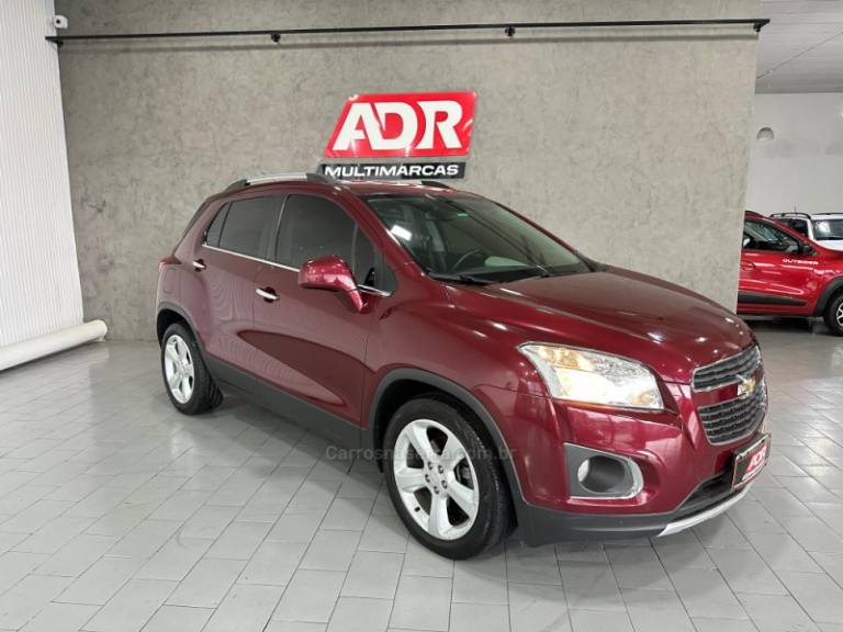 CHEVROLET - TRACKER - 2014/2015 - Vermelha - R$ 74.900,00