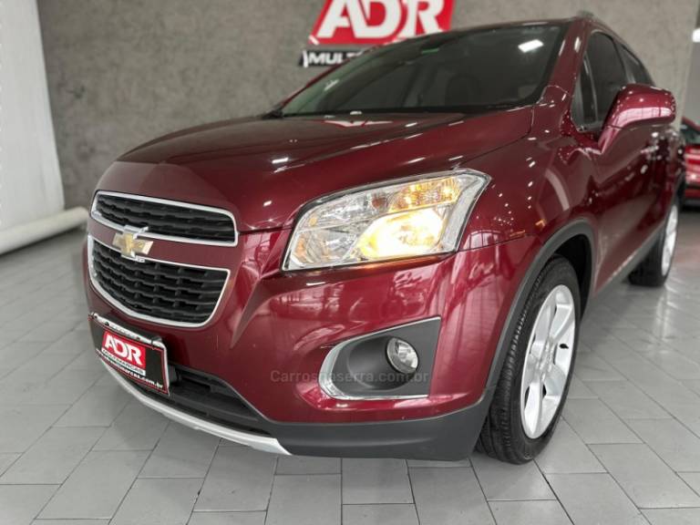 CHEVROLET - TRACKER - 2014/2015 - Vermelha - R$ 74.900,00