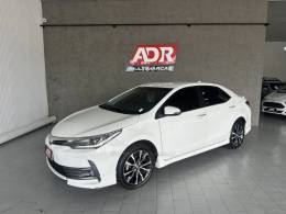 TOYOTA - COROLLA - 2017/2018 - Branca - R$ 108.900,00