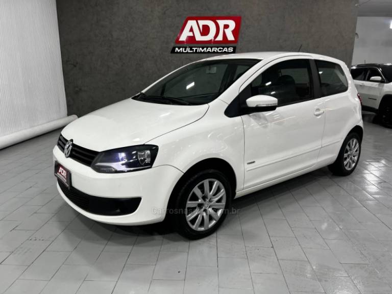 VOLKSWAGEN - FOX - 2012/2013 - Branca - R$ 33.900,00