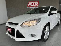 FORD - FOCUS - 2013/2014 - Branca - R$ 50.900,00