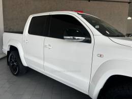 VOLKSWAGEN - AMAROK - 2017/2018 - Branca - R$ 155.900,00