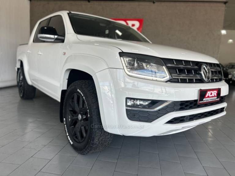 VOLKSWAGEN - AMAROK - 2017/2018 - Branca - R$ 155.900,00